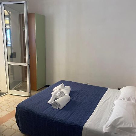 Caravella Hotel Deiva Marina Eksteriør billede