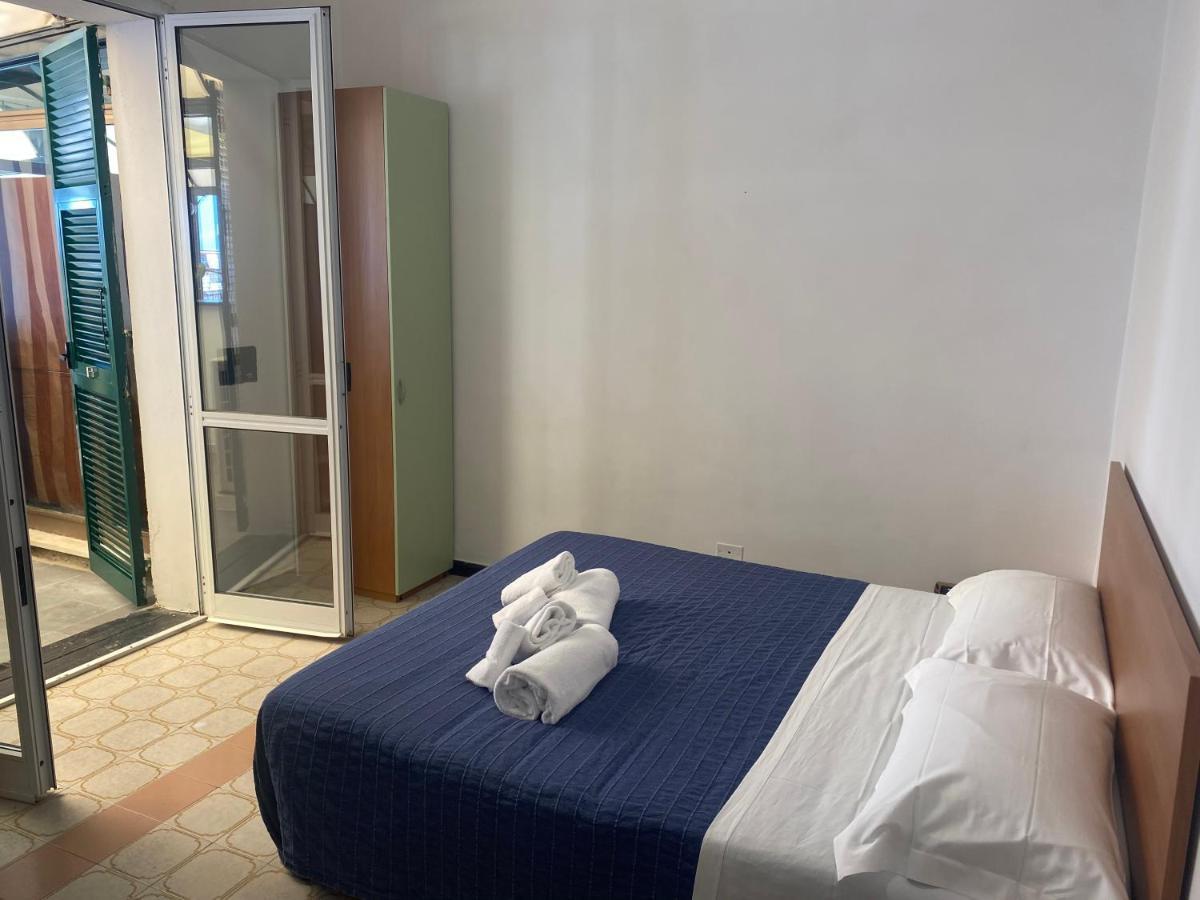 Caravella Hotel Deiva Marina Eksteriør billede