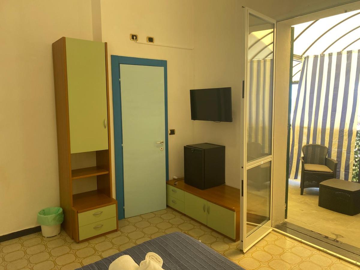 Caravella Hotel Deiva Marina Eksteriør billede