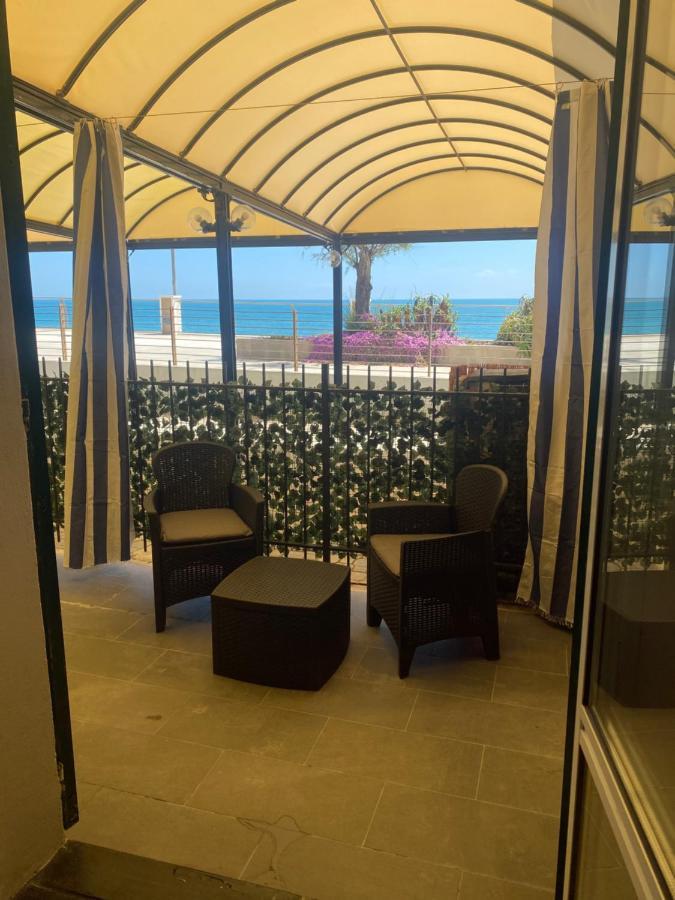 Caravella Hotel Deiva Marina Eksteriør billede